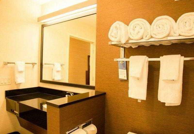 Fairfield Inn & Suites By Marriott Moncton Esterno foto